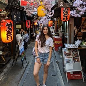 Meet your Posher, Gala